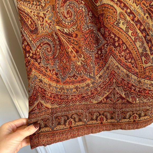 Holt Renfrew 100% Wool Skirt with Paisley design - Picture 2 of 6